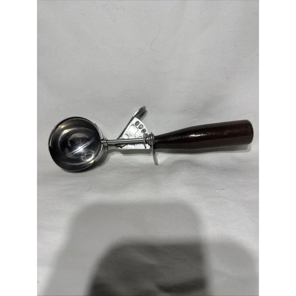 Vintage Shore Craft 16 Ice Cream Scoop Wood Handle‎ 1950s Stainless/Wood EUC